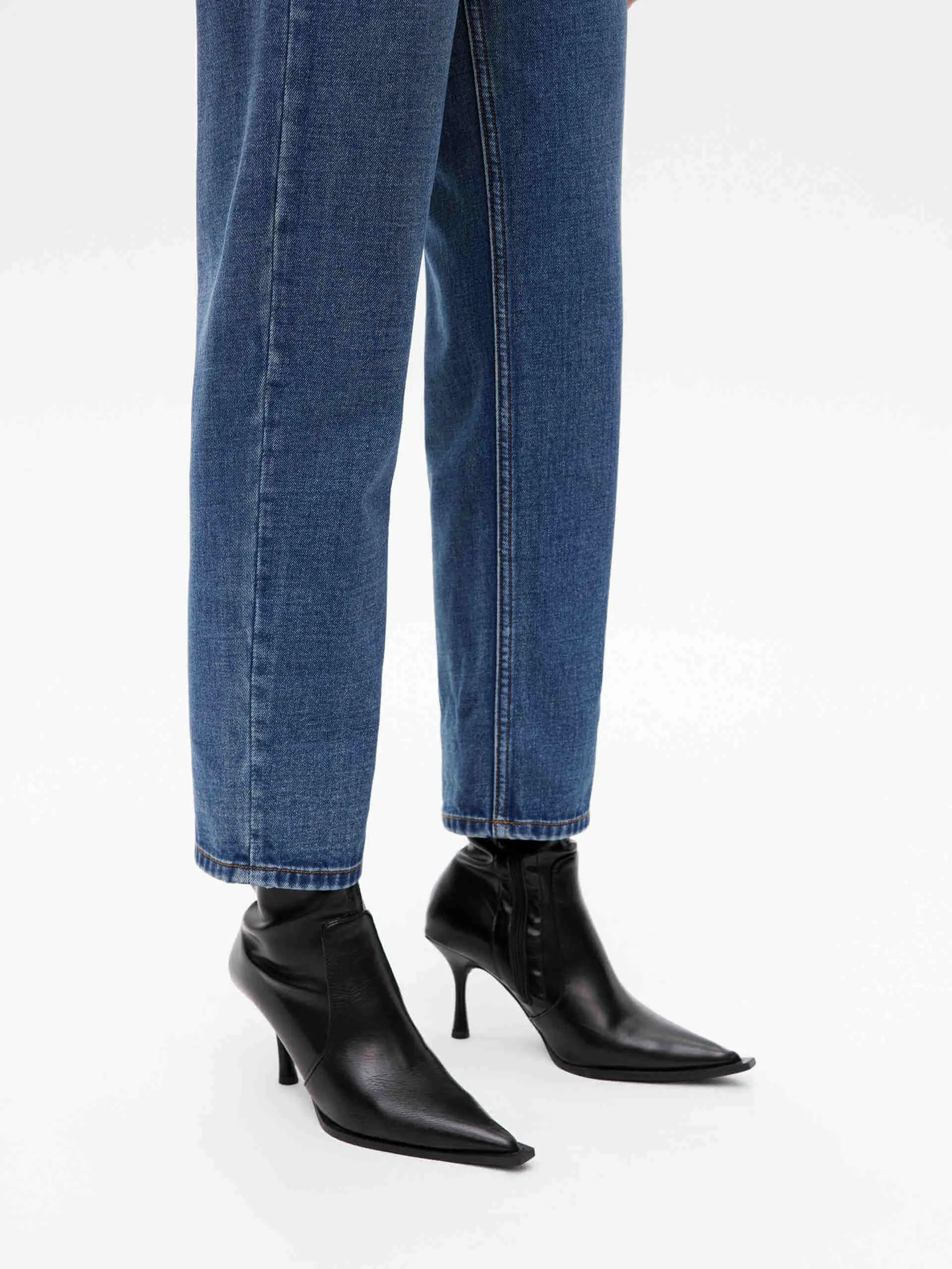 Straight Ankle Jeans